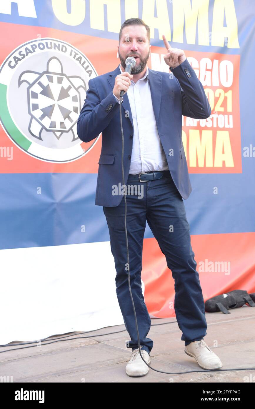 Casa Pound manifesta a a Roma L'ITALIA CHIAMA, presente Luca Marcella, Leader del movimento di estrema destra e Consigliere Circoscrizionale presso il Municipio di Ostia Stockfoto