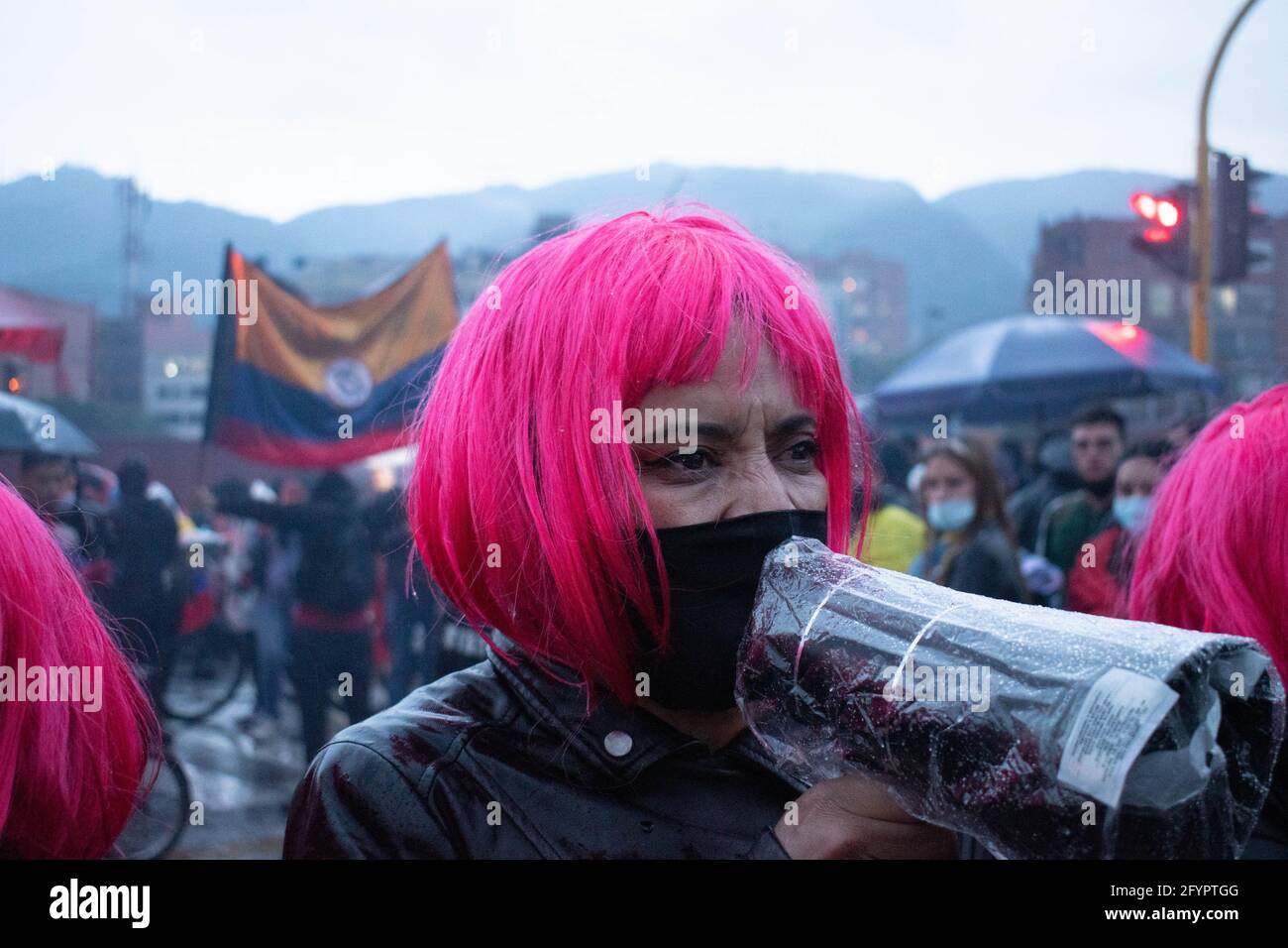 Bogota, Cundinamarca, Kolumbien. Mai 2021. Neuer Tag der Proteste in BogotÃ¡ im Rahmen der einmonatigen Gedenkfeier zum Beginn des nationalen Streiks in Kolumbien gegen die Regierung von Ivan Duque am 28. März 2021. Quelle: Daniel Romero/LongVisual/ZUMA Wire/Alamy Live News Stockfoto