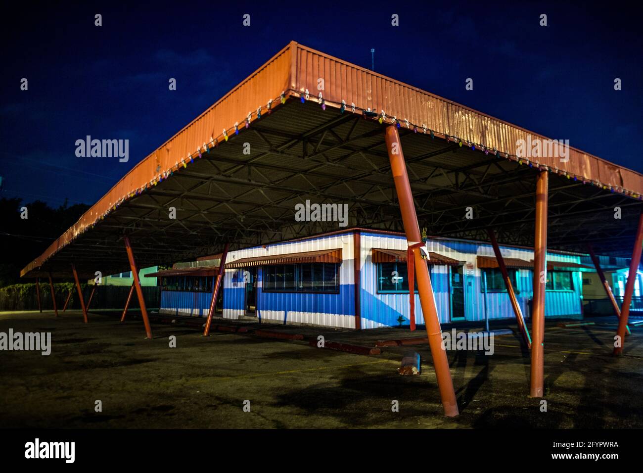 Der inzwischen geschlossene und seitdem verlassene Frans Hamburger, ein klassisches Hamburger-Gelenk im Stil der 1950er Jahre, im South Congress District von Austin, Texas Stockfoto