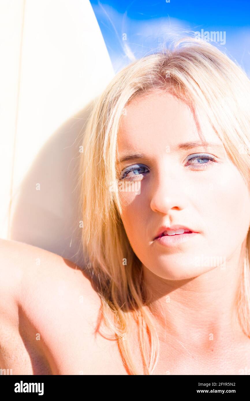 Babe Sitzt Auf Einem Gesicht Nd Genießt Es Babe Sitzt Auf Einem Gesicht Nd Genießt Es