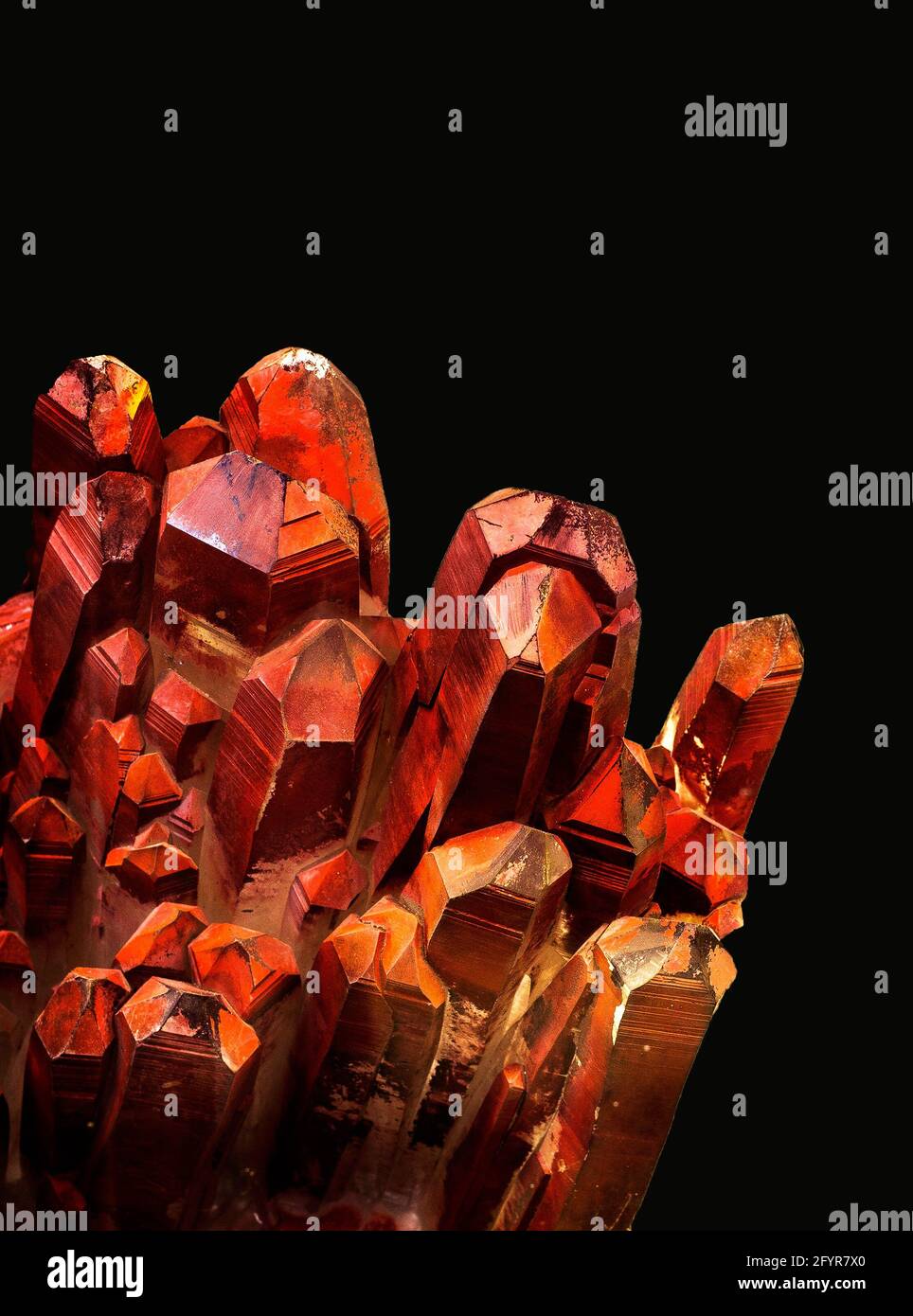 Red Quartz Crystal Crystals Stockfotos Und Bilder Kaufen Alamy