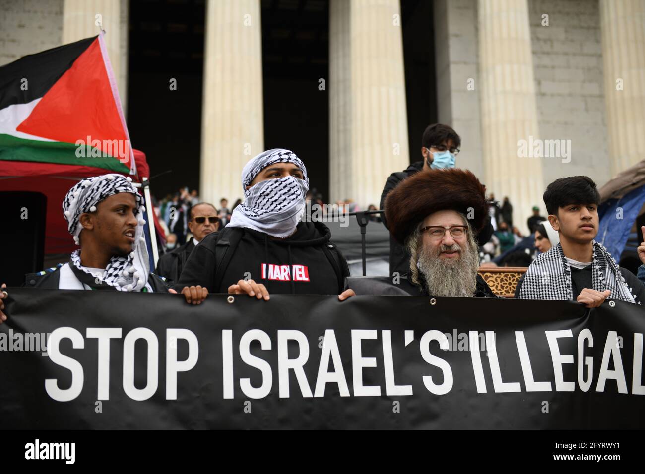 Washington DC, USA. Mai 2021. Zehntausende nehmen am 29. Mai 2021 am „Nationalen Marsch für Palästina“ in Washington, D.C., Teil. Demonstranten versammelten sich am Lincoln Memorial, um gegen israelische Aktionen im Nahen Osten zu protestieren. Quelle: Diego Montoya/Alamy Live News Stockfoto