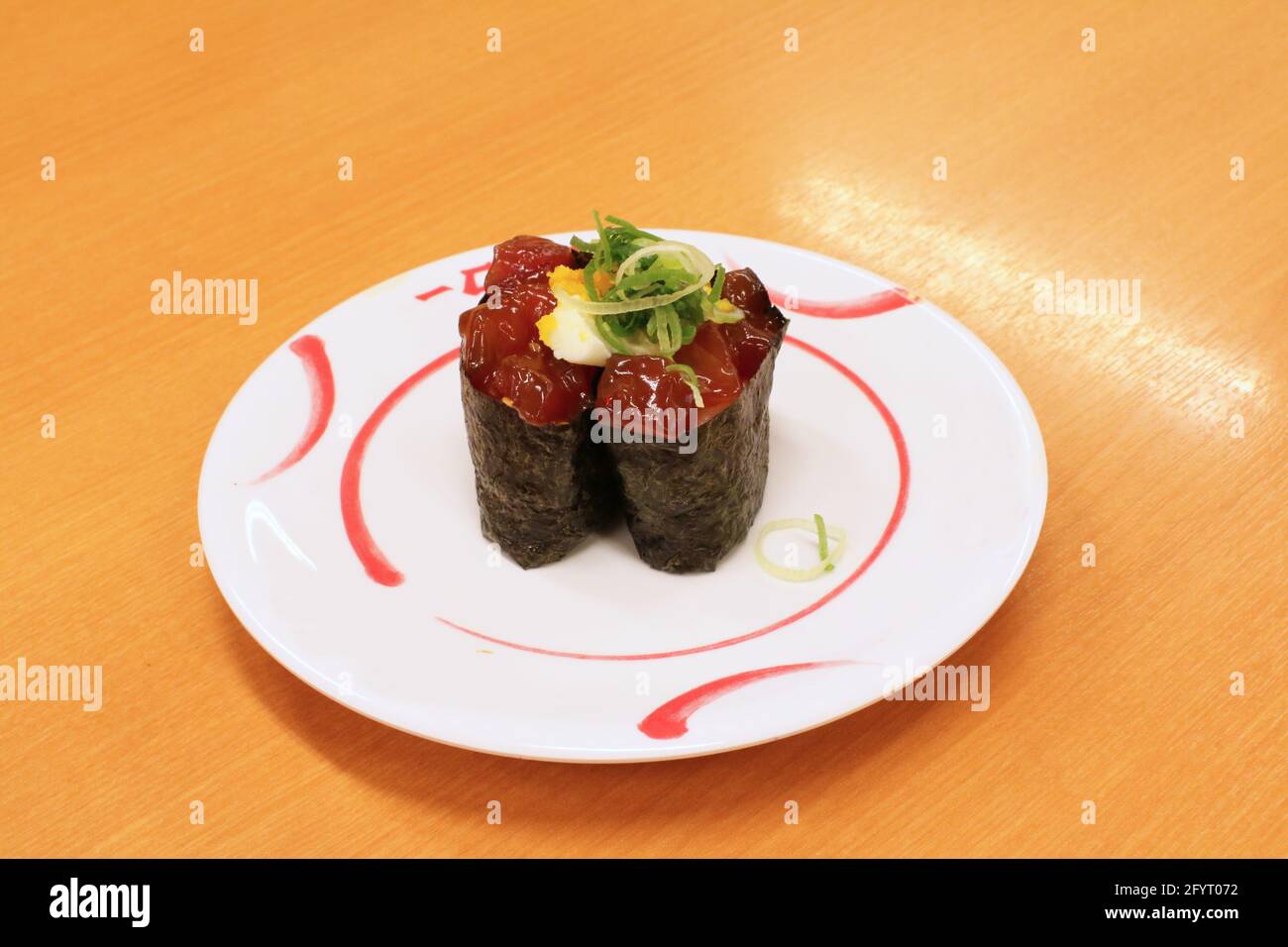 Kaitenzushi, Sushi-Restaurant mit Förderband Stockfoto
