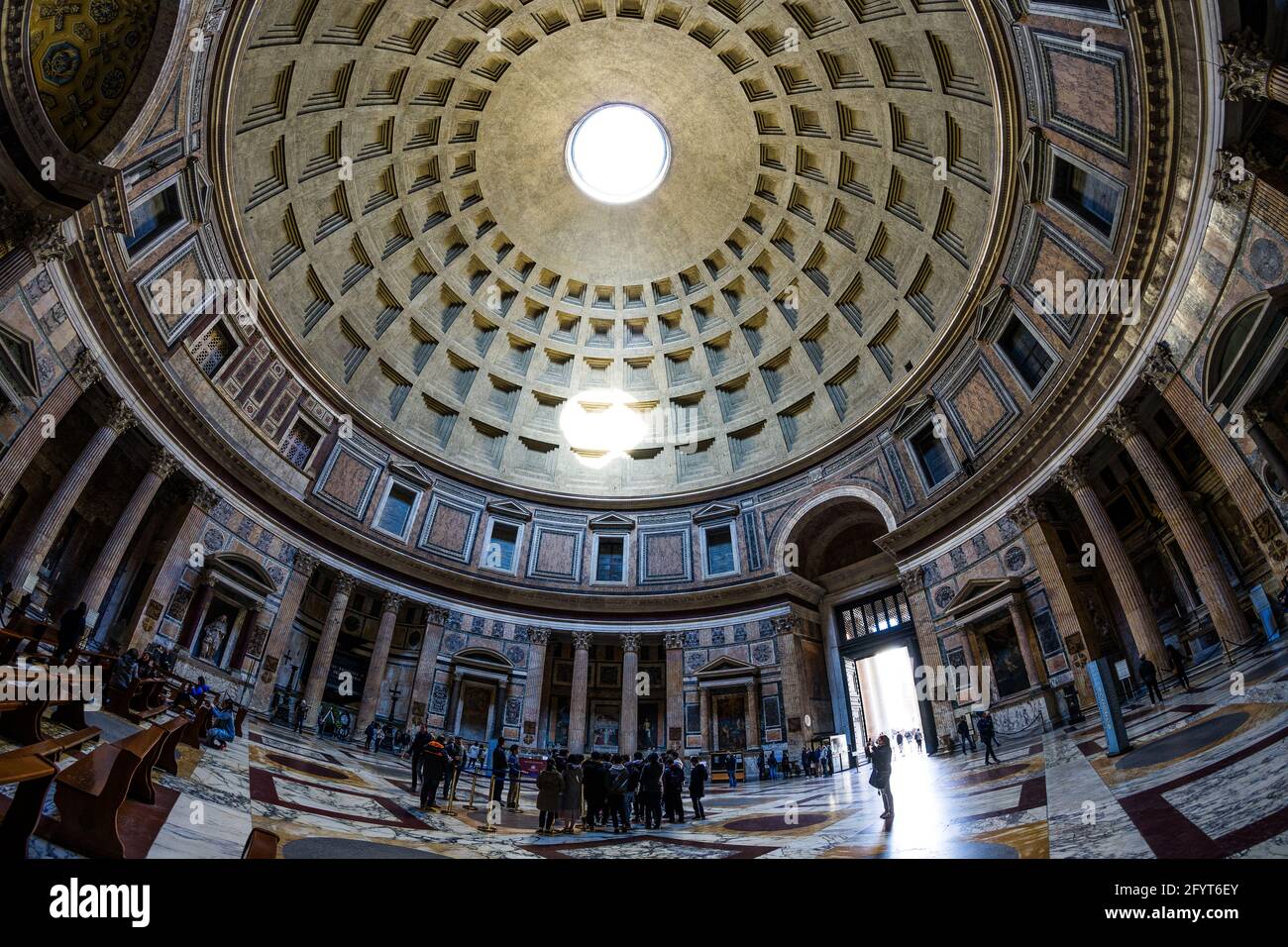 Die Inneneinrichtung des Pantheons in Rom Stockfoto