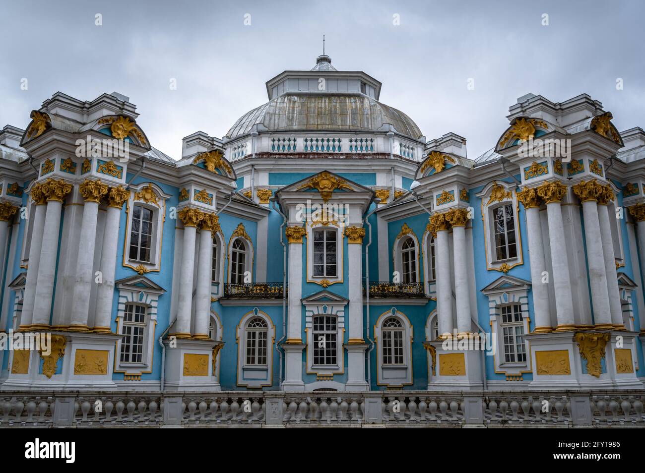 Katharinenpark und Eremitage-Pavillon in der Stadt Puschkin (Zarskoje Selo), Russland. Stockfoto