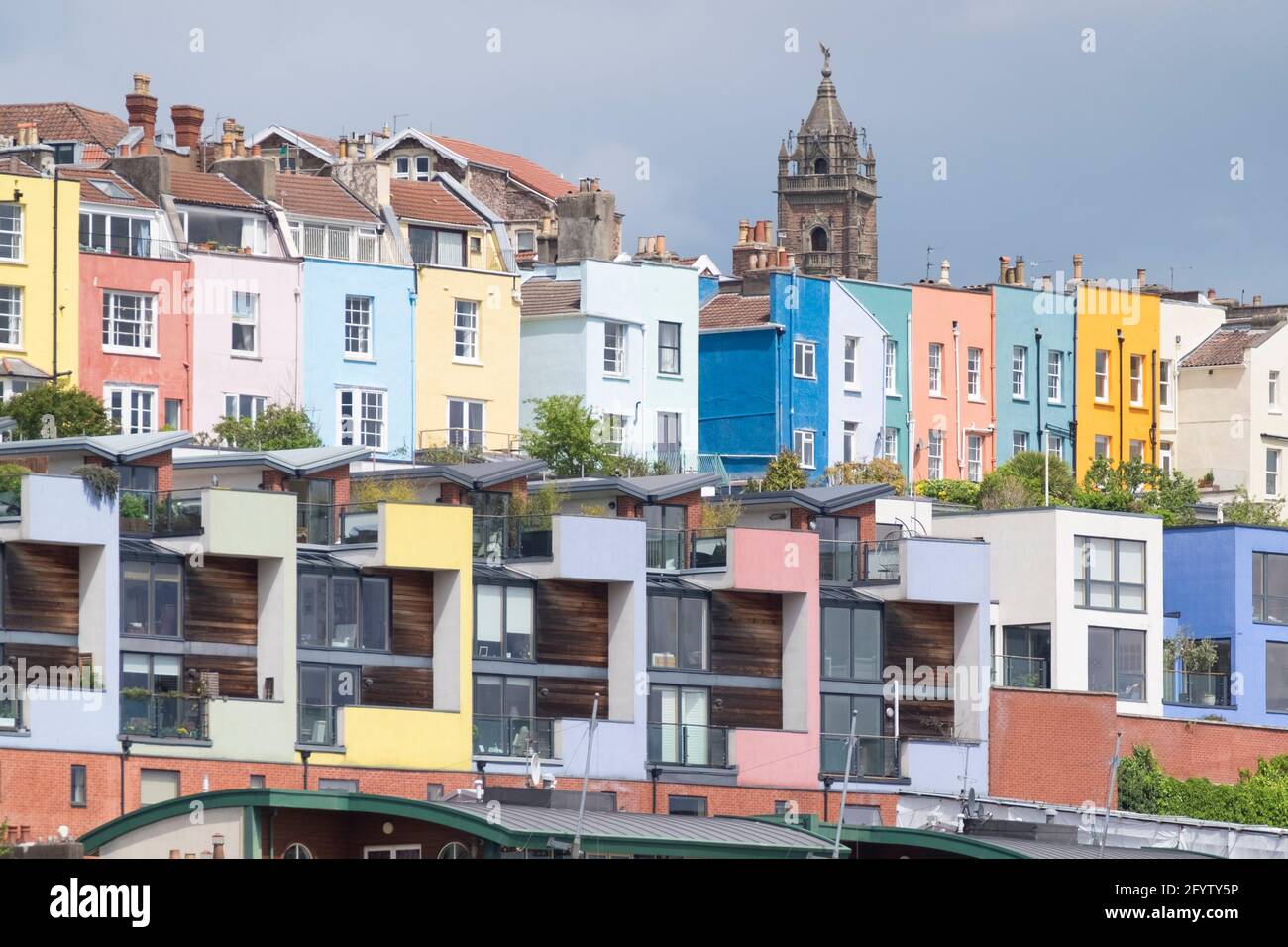 Farbenfrohe Häuser am Bristol Harbourside Stockfoto