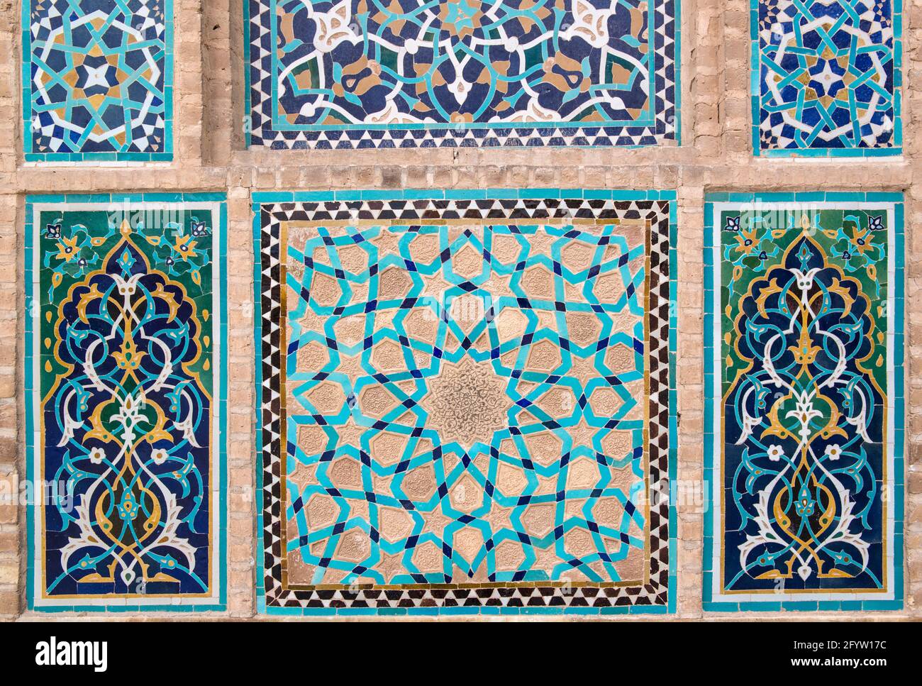 Kachelarbeiten in der Jameh-Moschee in Yazd, Provinz Yazd, Iran. Stockfoto