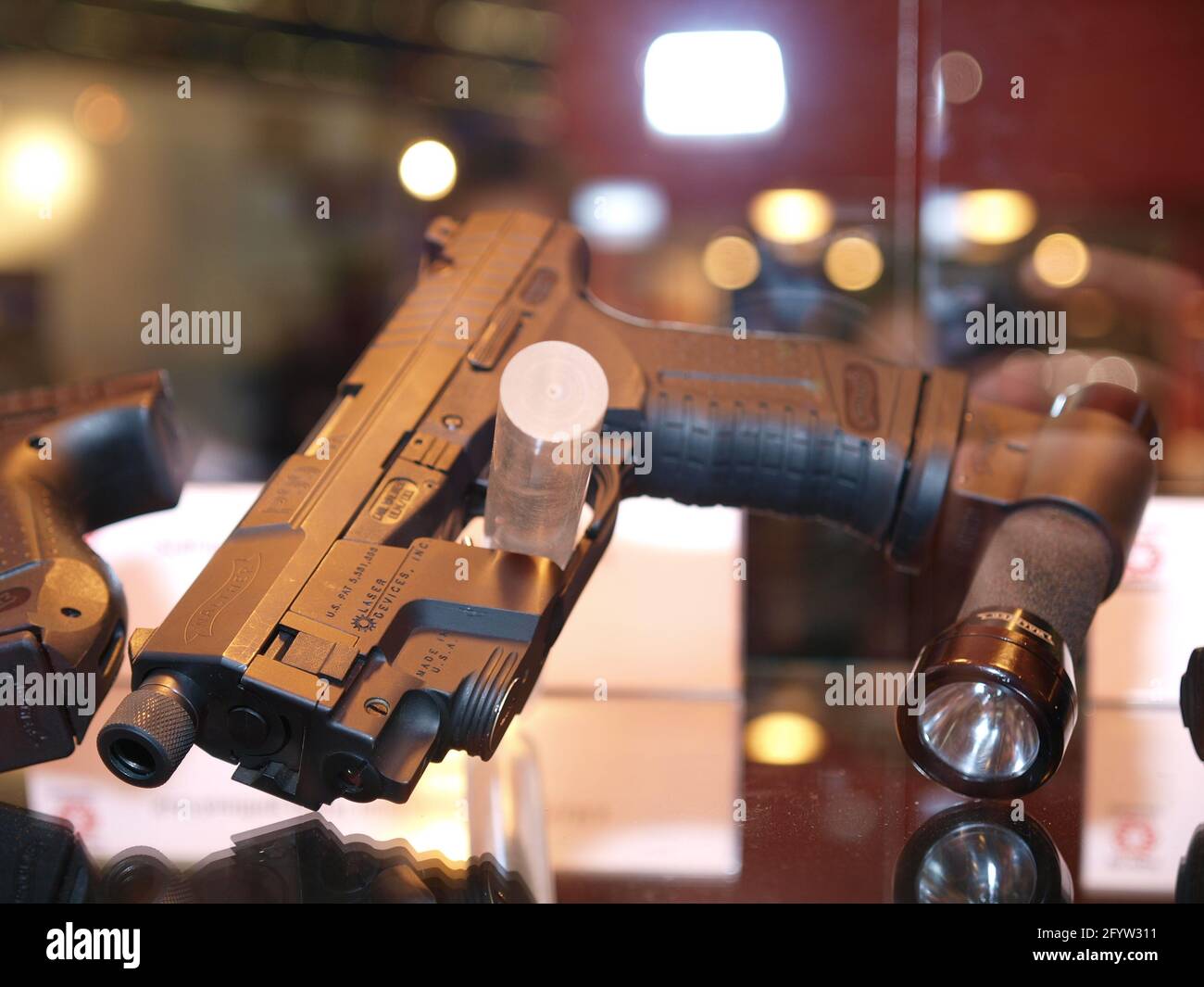 Polnische Sturmgewehre im eurosatory 2008 Stockfoto