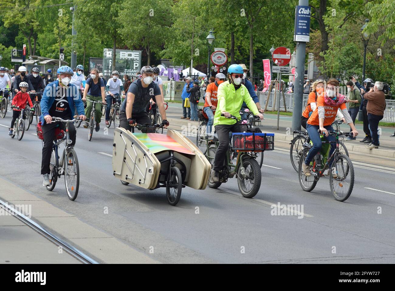 Wien, Österreich. 30. Mai 2021 - 10. Wiener Fahrradparade in der Innenstadt. Quelle: Franz Perc / Alamy Live News Stockfoto