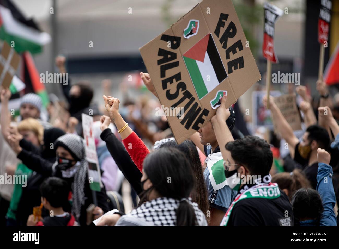 Solidaritätskundgebung und marsch für Palästina. Media City, Manchester, Großbritannien. 29 Mai 2021. Protest in Solidarität mit Palästina, Widerstand gegen die militärische Besetzung Palästinas durch Israel und die jüngste Bombardierung von Gaza. © Craig Redmond / craigredmondphotos.co.uk Stockfoto