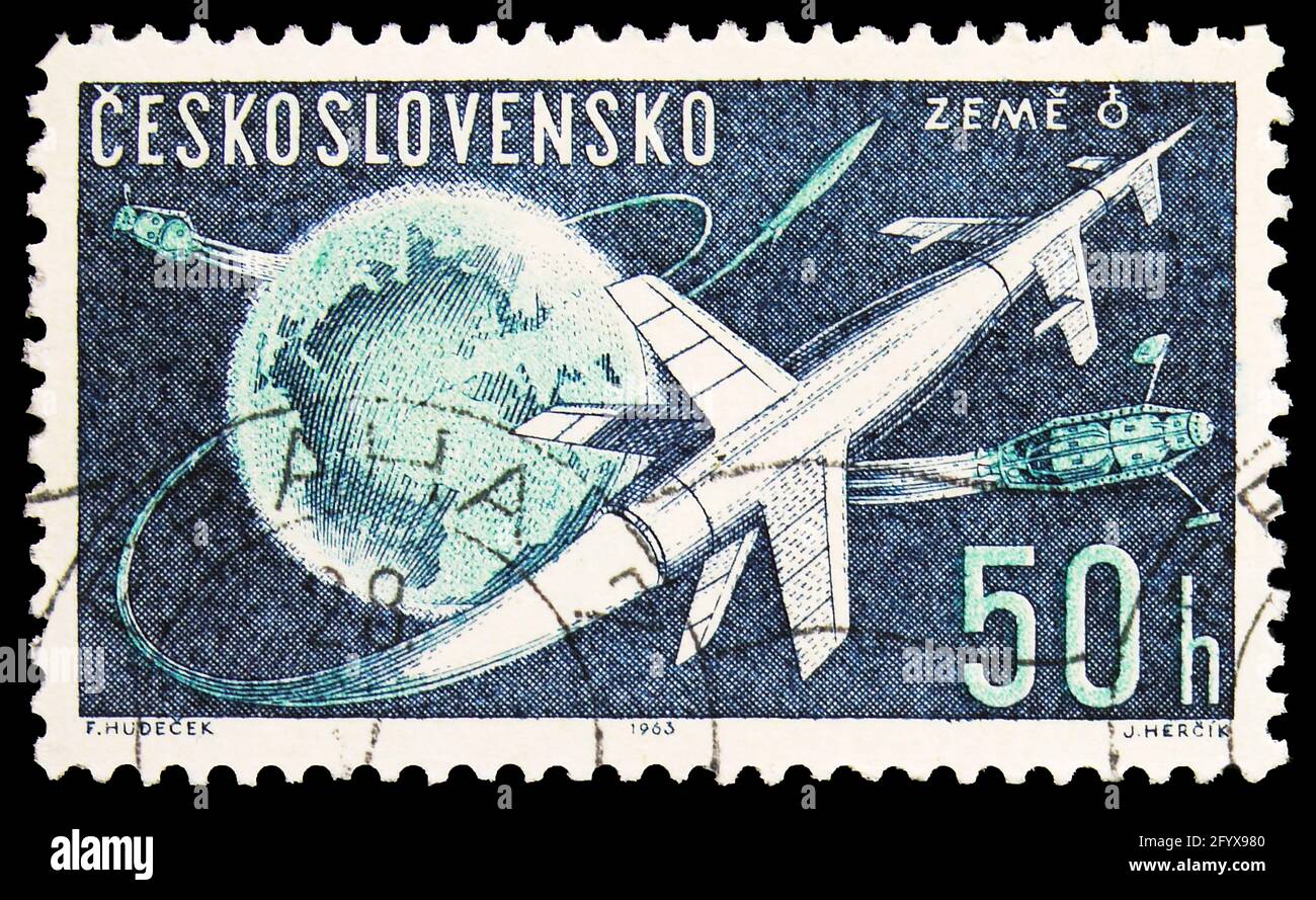 MOSKAU, RUSSLAND - 27. SEPTEMBER 2019: Die in der Tschechoslowakei gedruckte Briefmarke zeigt Space Research, Serie, um 1963 Stockfoto