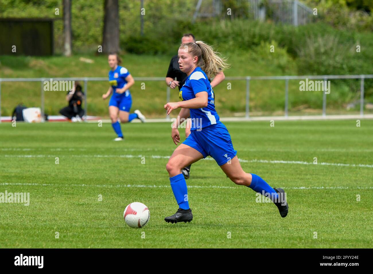 Neath, Wales. 30. Mai 2021. Amy Williams von Abergavenny Women beim Orchard Welsh Premier Women's League-Spiel zwischen Swansea City Ladies und Abergavenny Women in der Llandarcy Academy of Sport in Neath, Wales, Großbritannien am 30. Mai 2021. Quelle: Duncan Thomas/Majestic Media/Alamy Live News. Stockfoto