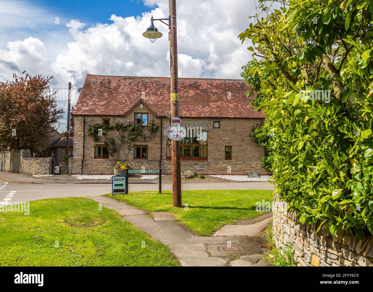 Allgemeine Straßenansicht in Cleeve Prior in der Nähe von Evesham in Worcestershire, England. Stockfoto