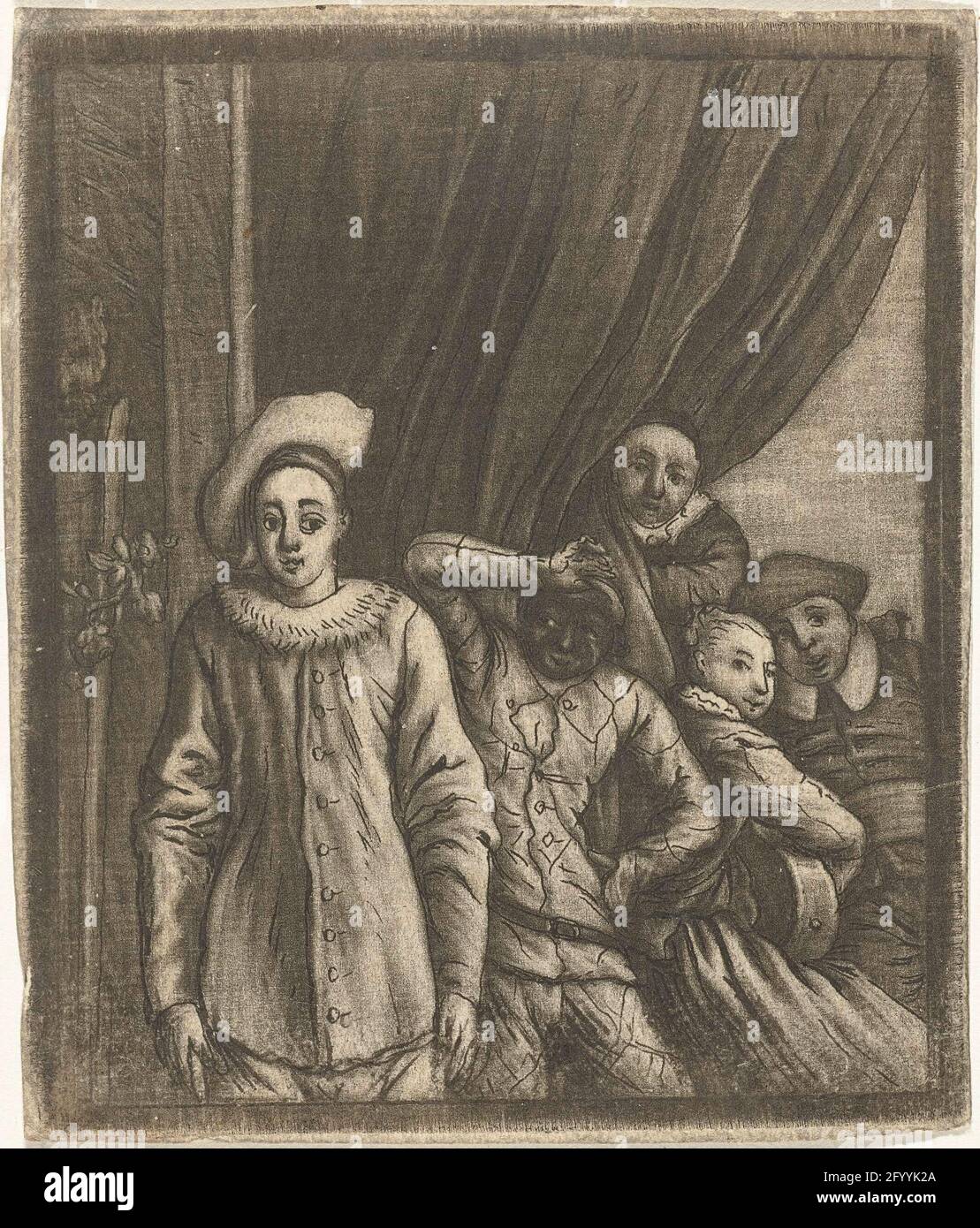 Pierrot und Harlekijn, ca. 1700. Commedia Dell'Arte Charaktere Pierrot und Harlequin, im Hintergrund eine Gruppe von Menschen, darunter ein Gitarrist an einem Vorhang, wahrscheinlich Colombina und pantalone. Stockfoto