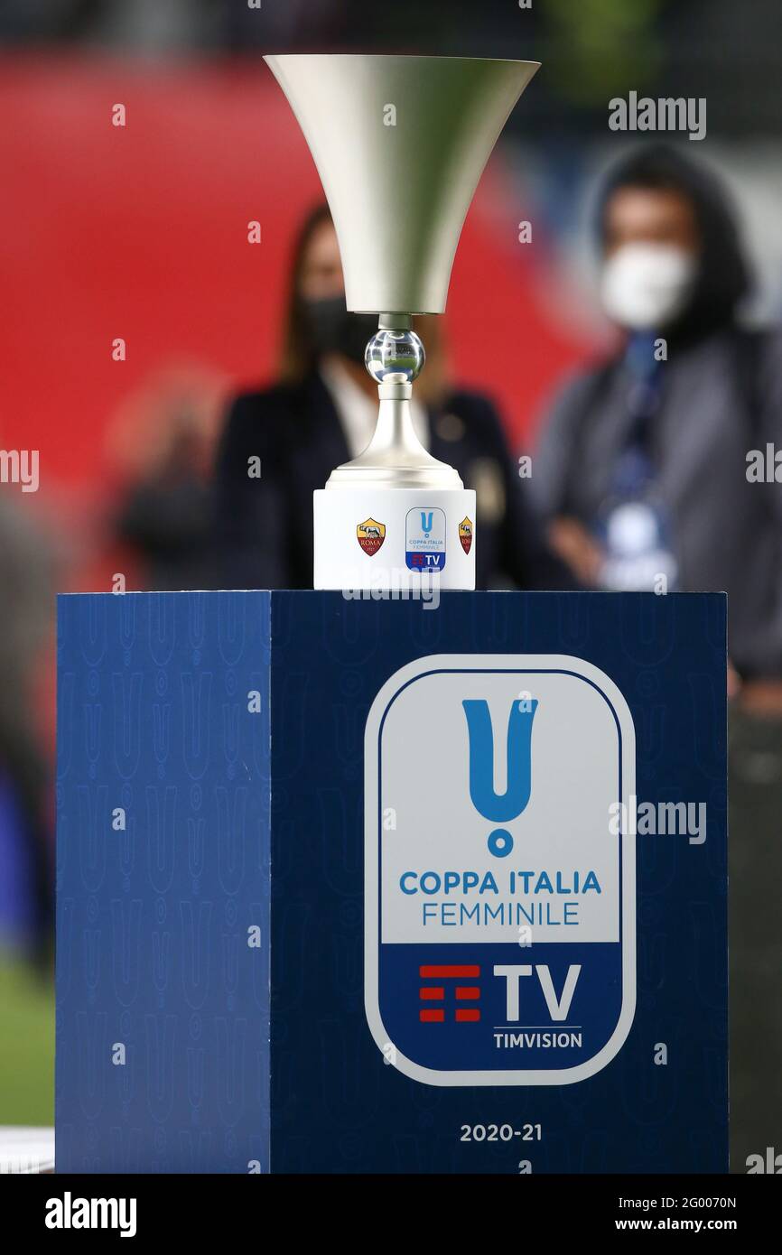 Sassuolo Italien 30 Mai 2021 Die Trophae Coppa Italia Sitzt Auf Ihrem Podest Und Wartet Darauf Von Den Gewinnern Beim Finale Der Coppa Italia Femminile Im Mapei Stadium CittË† Del Tricolore