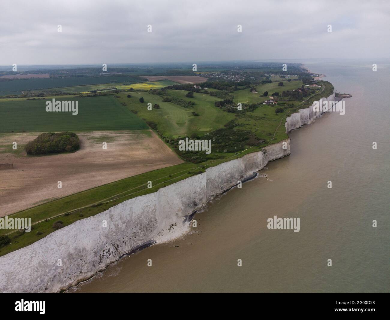 Die White Cliffs of Dover, Teil der North Downs Formation, ist die Region der englischen Küste mit Blick auf die Straße von Dover und Frankreich. Kent, England Stockfoto