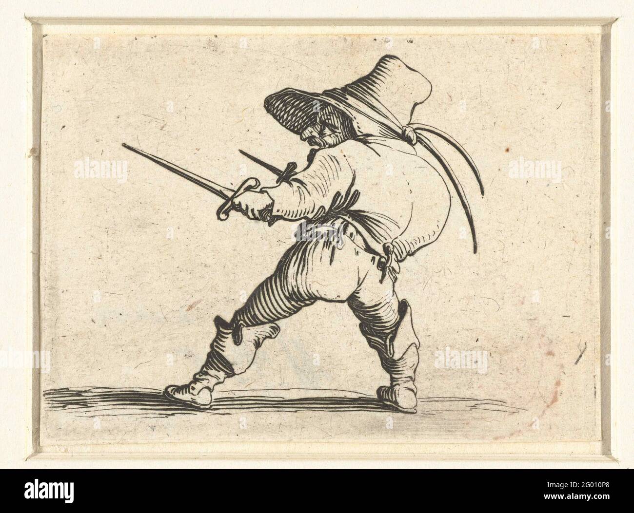 Zwerg mit zwei Dolchen; Variefigur Gobbi Di Jacopo Callot; verschiedene groteske Figuren; Zwerge und Eis. Zwerg, mehr oder weniger links, mit Buckelrücken, einem Hut mit zwei Federn am Kopf, in der rechten Hand und einem Dolch in der linken. Dieser Druck ist Teil einer Serie von 21 Drucken mit grotesken Figuren; praktisch alle diese Figuren sind Zwerge, viele sind geschlüpft. Stockfoto