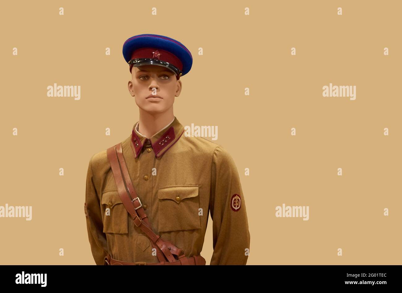 Schaufensterpuppe in der Uniform der sowjetischen Armee Stockfoto