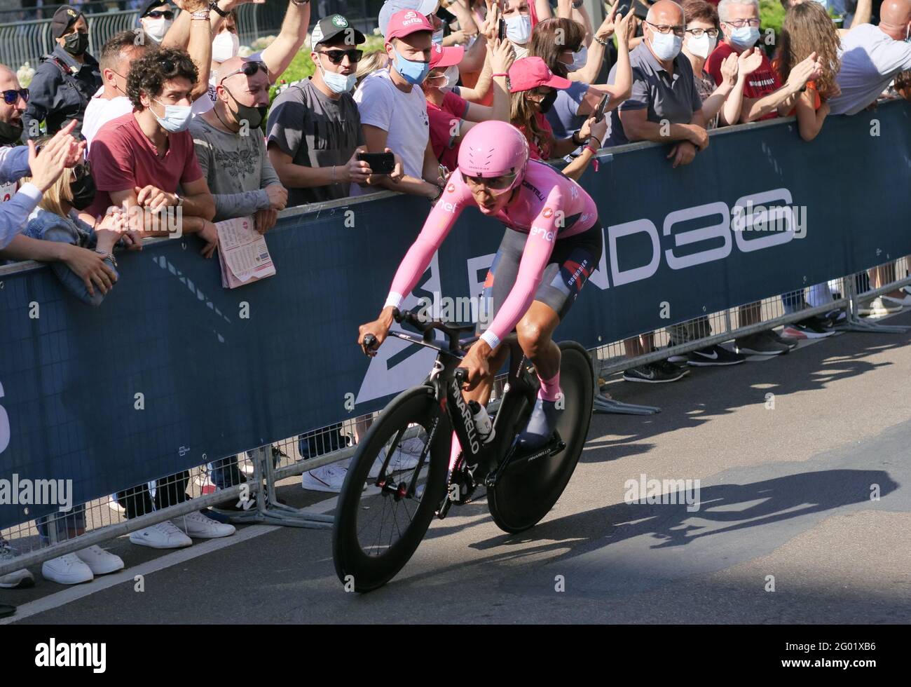 Mai 2021: Egan Bernal bei der letzten Etappe des Giro d'Italia, Einzelzeitfahren von Senago nach Mailand. Stockfoto