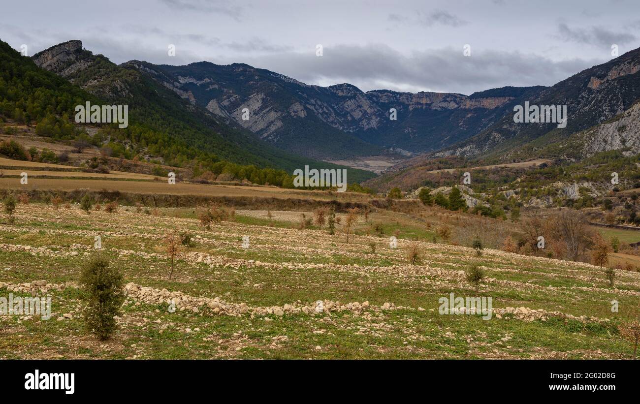 Blick von der romanischen Kirche Sant Serni, in Cabó (Alt Urgell, Lleida, Katalonien, Spanien, Pyrenäen) Stockfoto