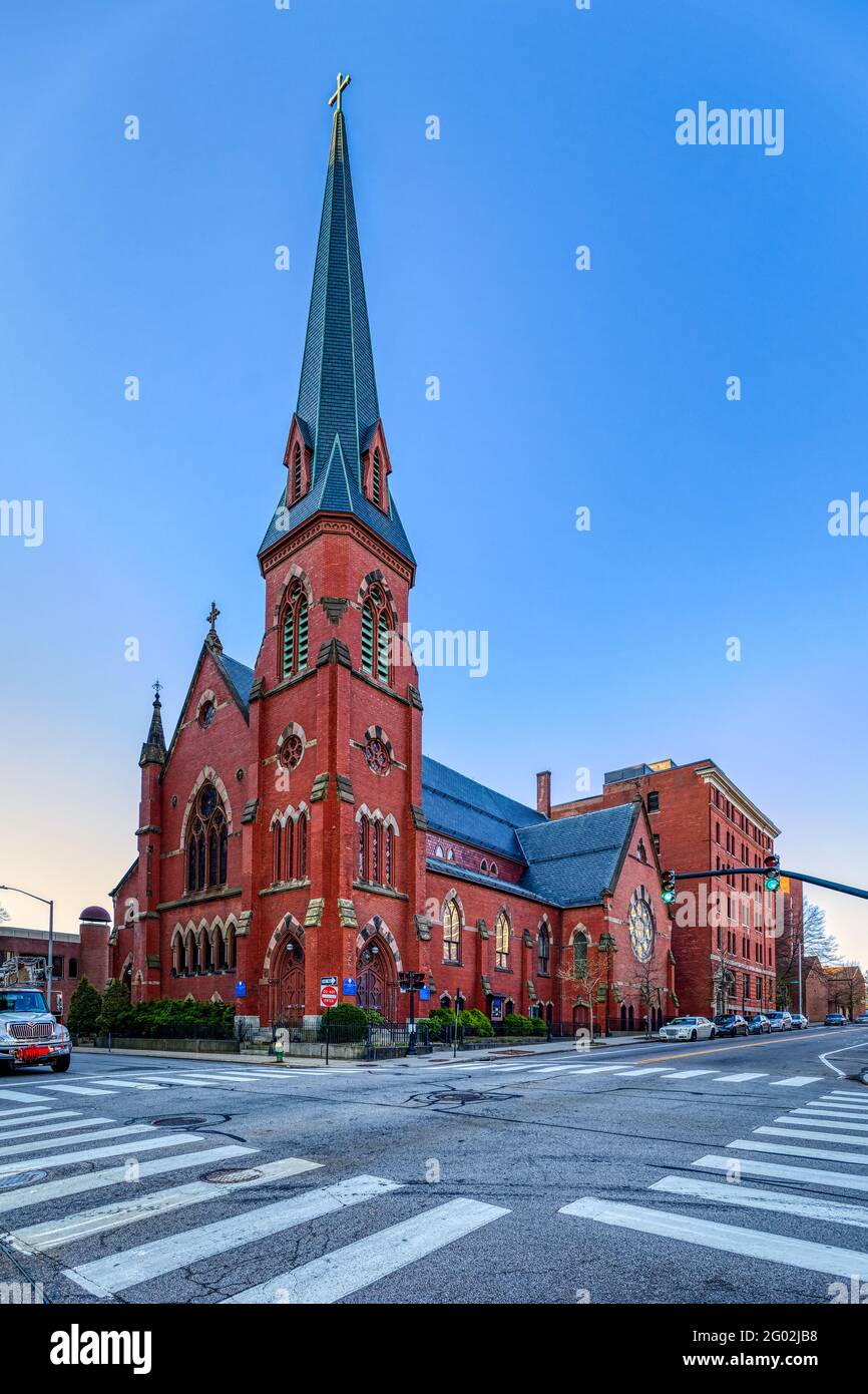 First Universalist Church, 250 Washington Street, entworfen von Edwin L. Howland im neugotischen Stil. 1872 Stockfoto