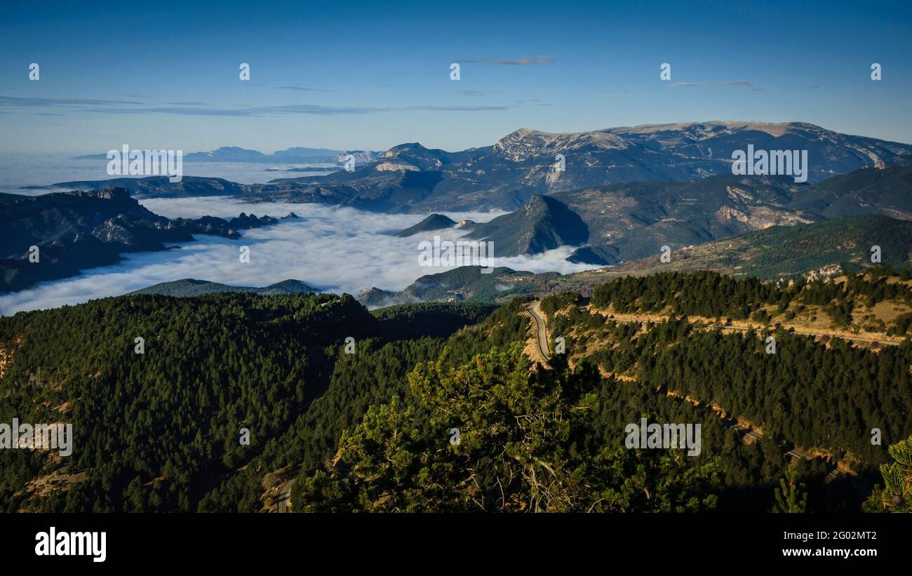 Port del Comte Range vom Berg Rasos de Peguera am Morgen gesehen (Berguedà, Katalonien, Spanien, Pyrenäen) Stockfoto