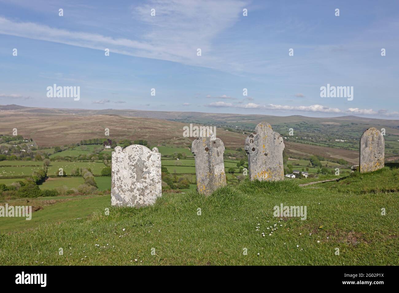 Grabsteine in der Brentor Church Dartmoor UK Stockfoto