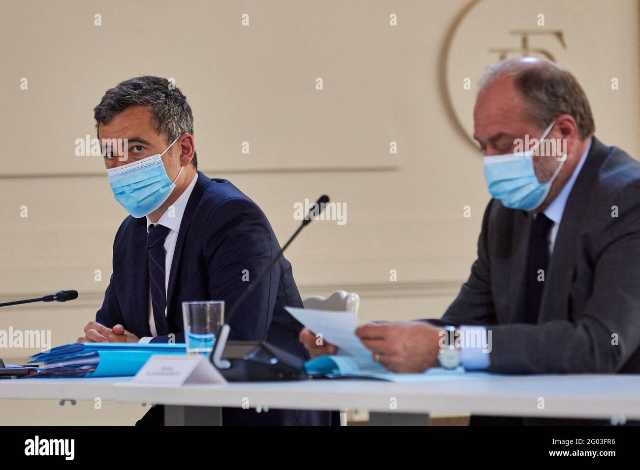 Gerald Darmanin, Ministre de l'Interieur et Eric Dupond-Moretti, Ministre de la Justice, Garde des Sceaux lors du conseil des Ministers franco-Allemands en visioconference au palais de l'Elysee à Paris, France, le 31 Mai 2021. Der französische Präsident und Mitglieder des Kabinetts nehmen am 31. Mai 2021 an der 22. Videokonferenz des Deutsch-Französischen Ministerrats im Präsidentenpalast Elysee in Paris, Frankreich, Teil. Foto von Cyril Moreau/Pool/ABACAPRESS.COM Stockfoto