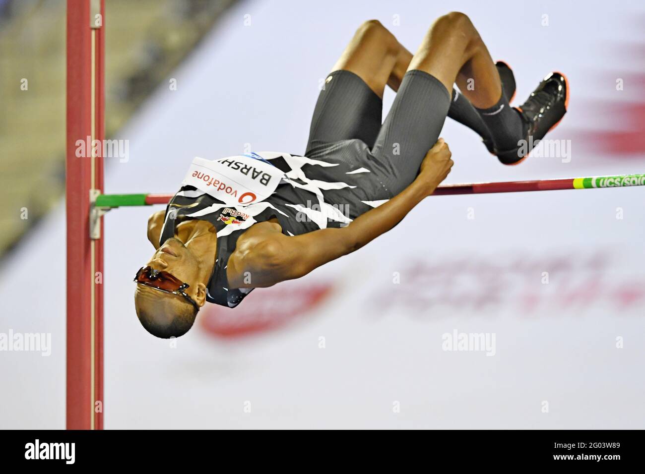 Mutaz Essa Barshim (QAT) platziert sich im Hochsprung auf Platz zwei Bei 7-6 1/2 (2,30 m) während des World Athletics Doha Diamond Ligatreffen in Suhaim bin Hamad Stockfoto