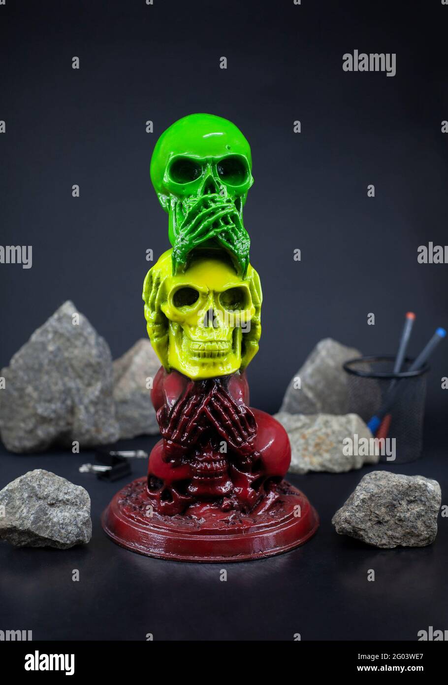 Die Statue der Schädel kein Böses hören oder sehen in rastaman Farben Stockfoto
