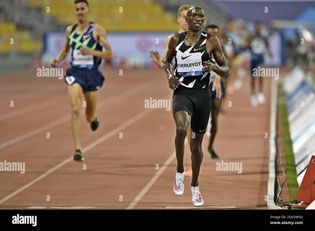 Timothy Cheruiyot Ken Gewinnt Die 1 500 Millionen In 3 30 48 Wahrend Des World Athletics Doha Diamond League Meetings Im Suhaim Bin Hamad Stadium In Doha Katar Stockfotografie Alamy