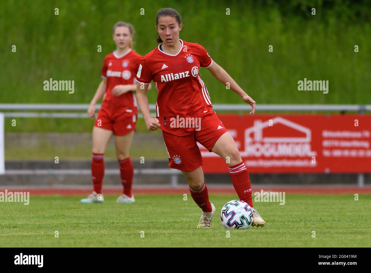 Aschheim, Deutschland. Mai 2021. Amelie Schuster (16 FC Bayern München II) während des 2. Fußball-Bundesliga-Spiel zwischen dem FC Bayern München II und dem Wuerzburger Kickers im Sportpark Aschheim. Kredit: SPP Sport Pressefoto. /Alamy Live News Stockfoto