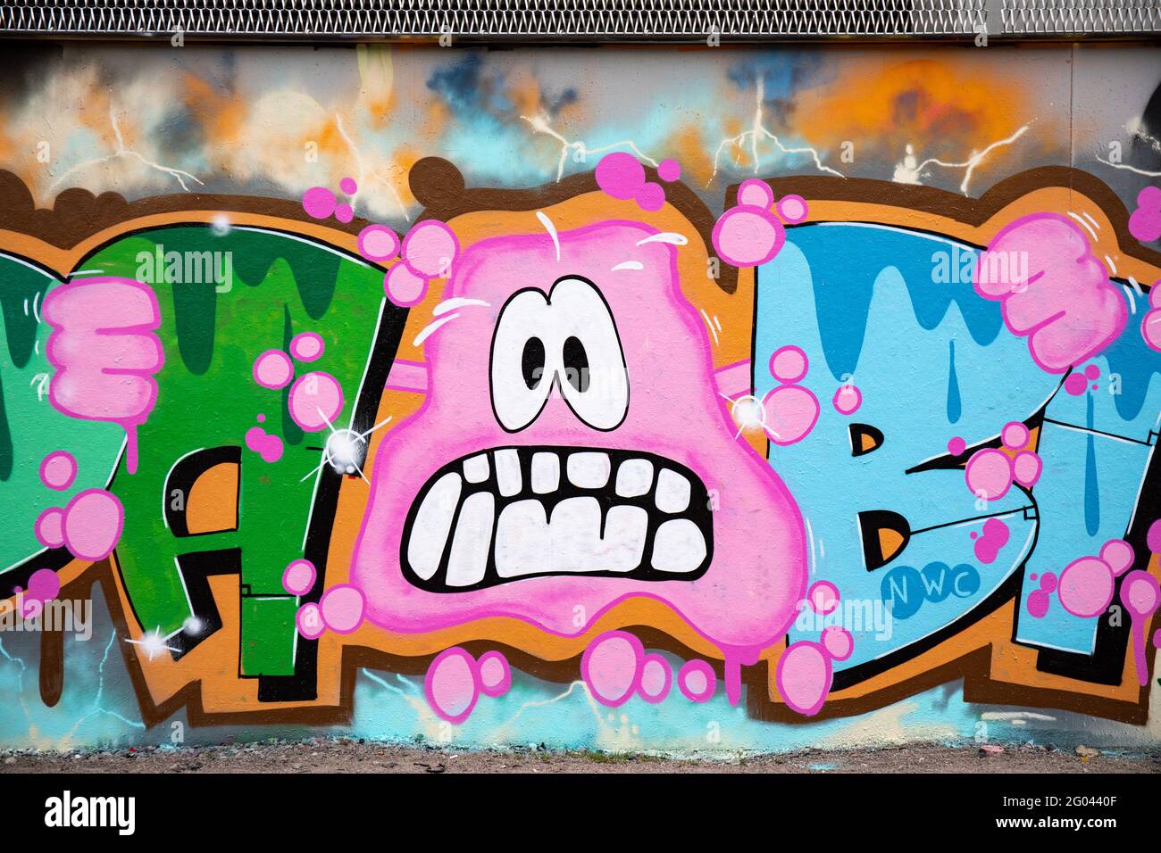 Detail von Street-Art-Graffiti auf der Suvilahti-Graffiti-Wand in Helsinki, Finnland Stockfoto