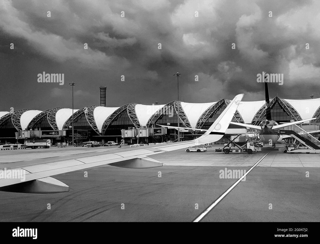 Bangkok Thailand 21. Mai 2018 Schwarz-Weiß-Bild des Flugzeugs von Nepal Airlines, das auf dem Bangkok Suvarnabhumi Airport Thailand landet. Stockfoto