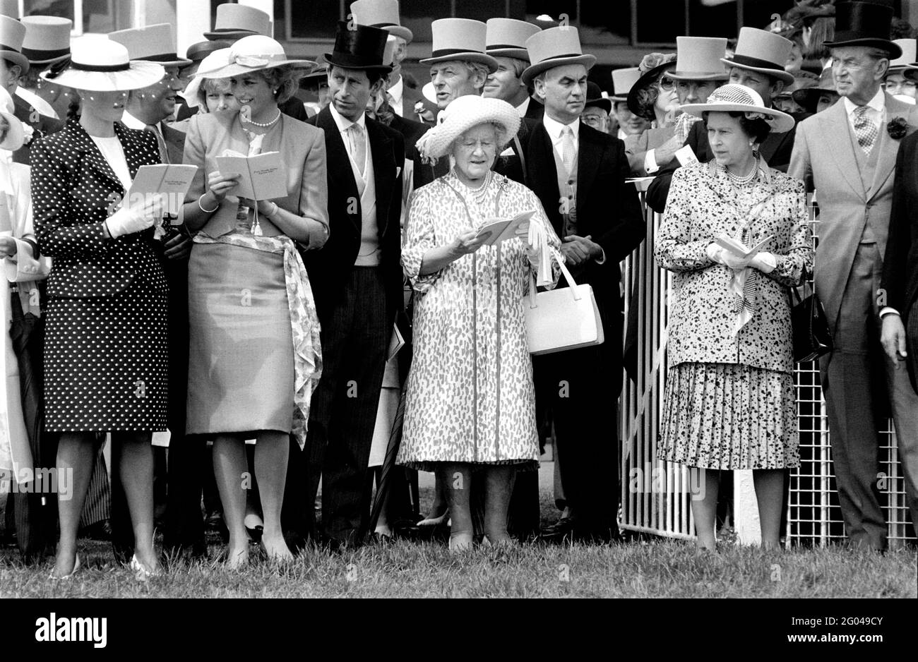4.6.1987 Königliche Familie in Epsom Derby Herzogin von York, Diana, die Prinzessin von Wales, Prinz Charles, Königliche Hoheit, die QueenMother und die Königin Stockfoto