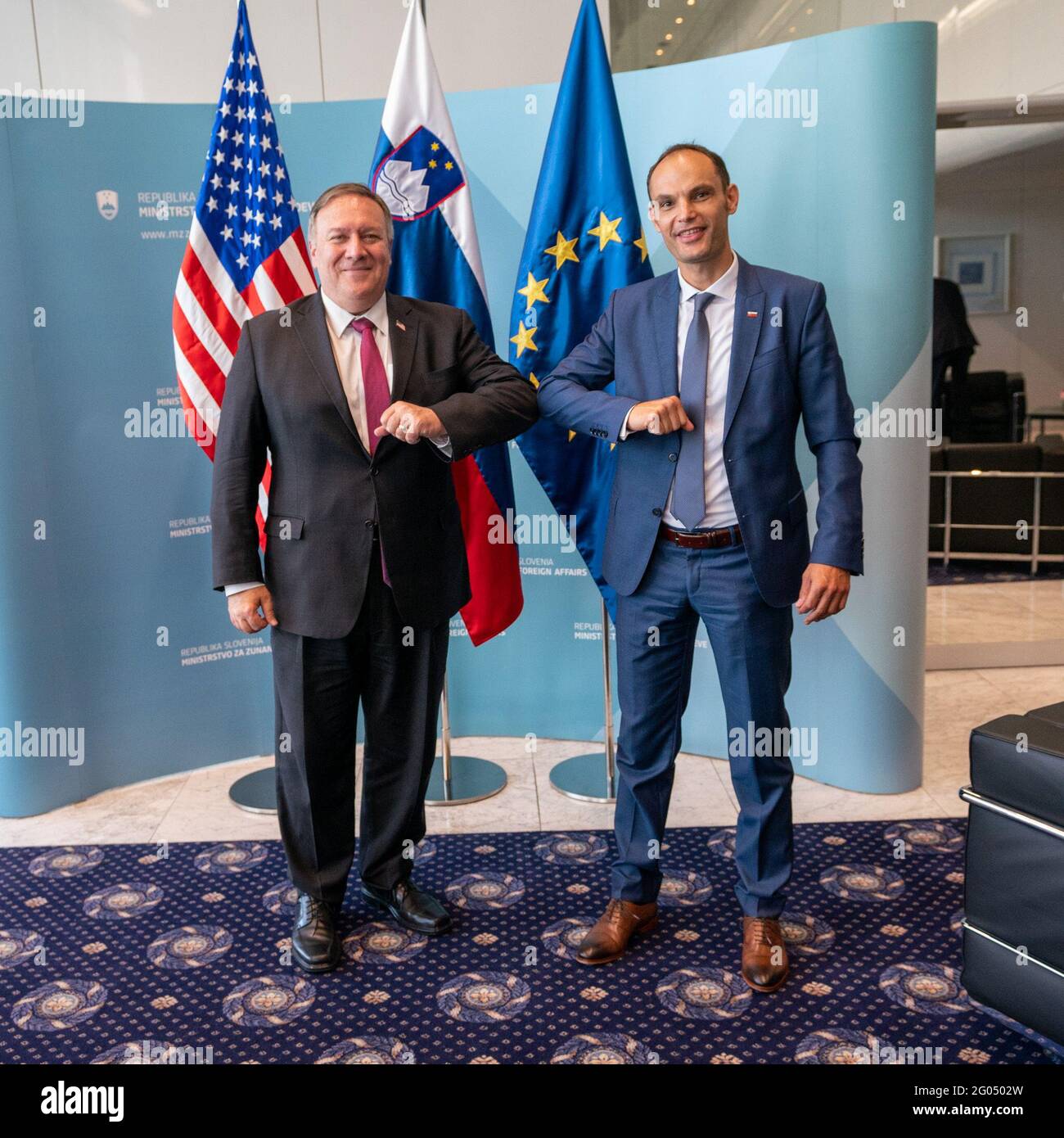 Staatssekretär Michael R. Pompeo trifft am 13. August 2020 in Ljubljana, Slowenien, mit dem slowenischen Außenminister Anze Logar zusammen Stockfoto