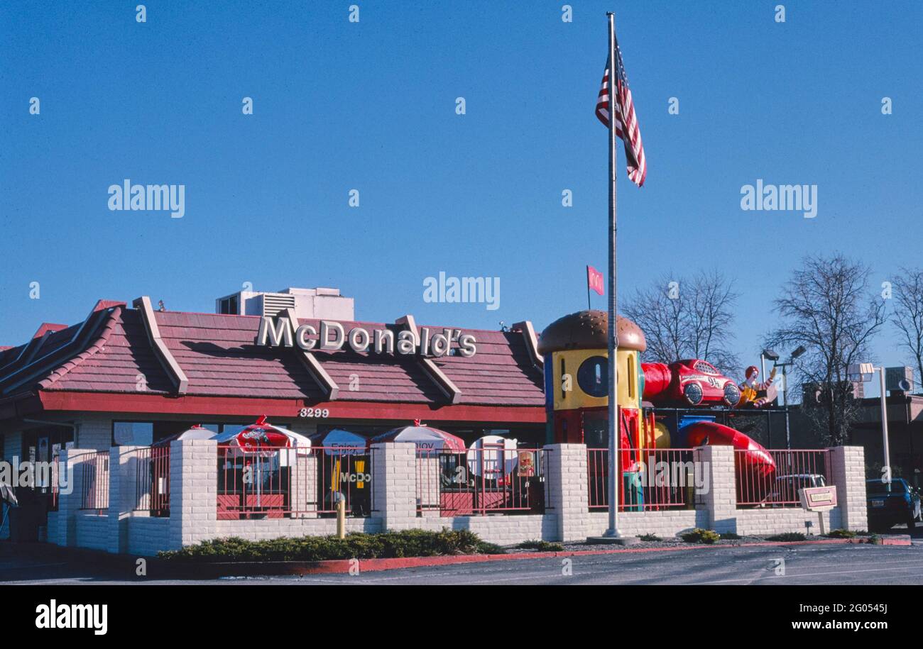 2000s America - McDonald's (Winkel 1), Santa Fe, New Mexico 2003 Stockfoto