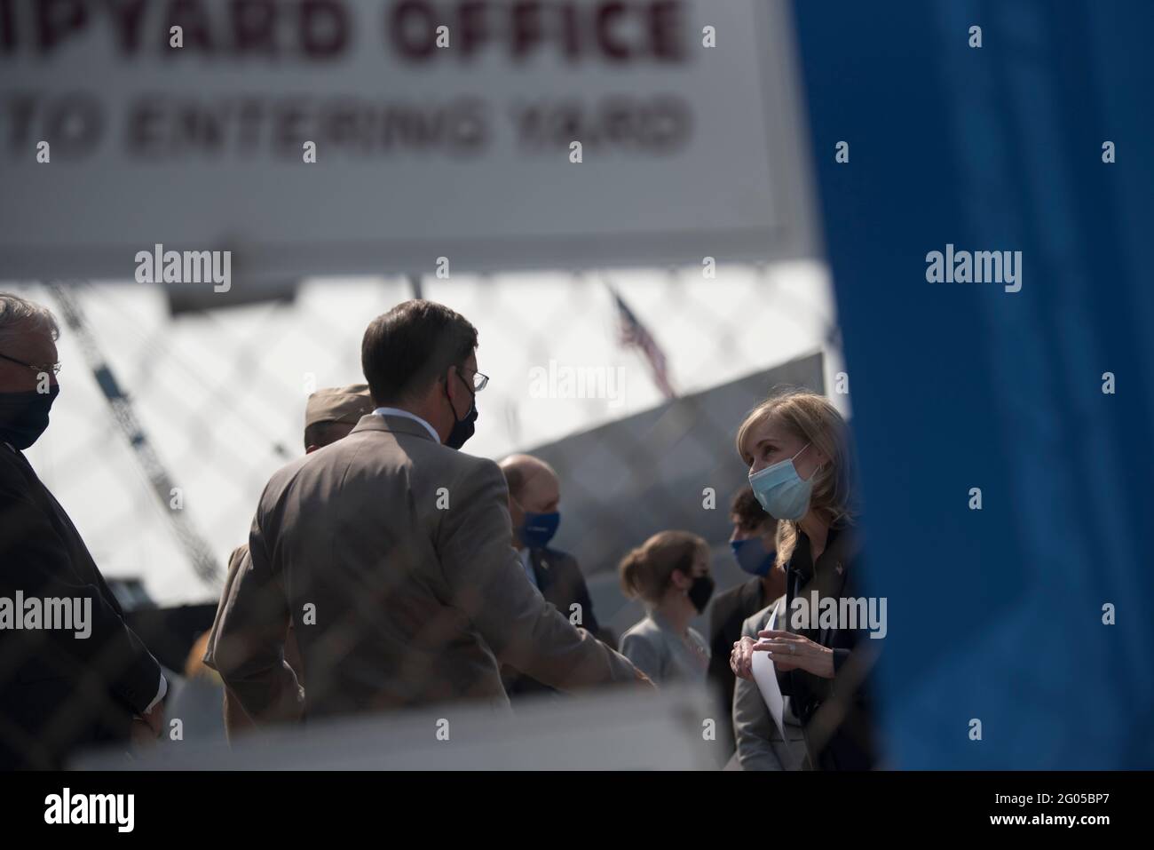 Berichtet: Verteidigungsminister Dr. Mark T. Esper besucht den Standort der Boeing Company in Los Angeles, 16. September 2020. Stockfoto