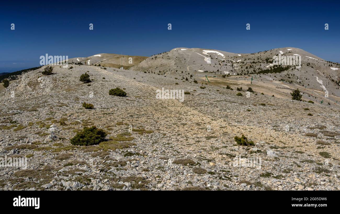 Blick vom Gipfel des Tossal de l'Estivella in der Port del Comte-Reihe (Katalonien, Spanien, Pyrenäen) Stockfoto