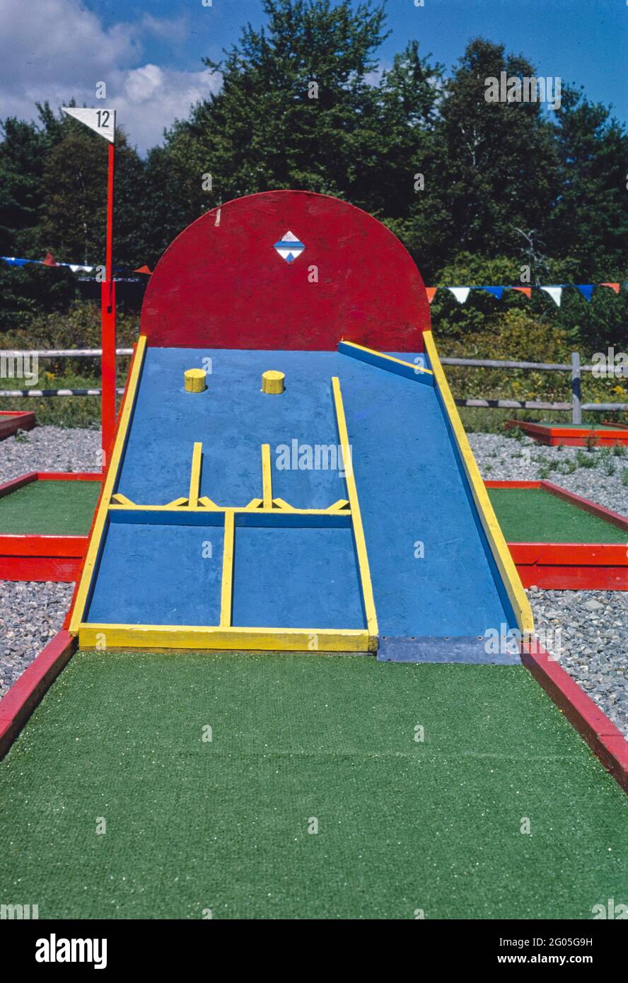 1980er Jahre Amerika - Hole in einem Minigolf, Route 1, Waldoboro, Maine 1984 Stockfoto