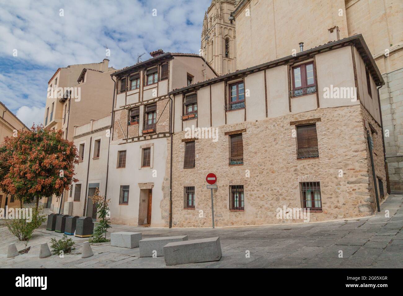 Mittelalterliche Häuser in der Altstadt von Segovia, Spanien Stockfoto