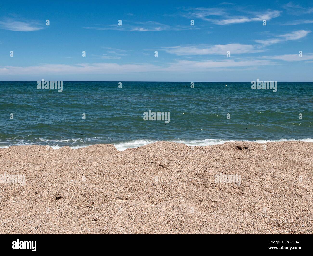 mittelmeer an der Küste von girona ein blauer Sommertag Stockfoto