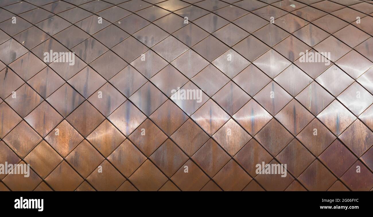 Dachstruktur aus Kupfer-Metallfliesen Stockfoto