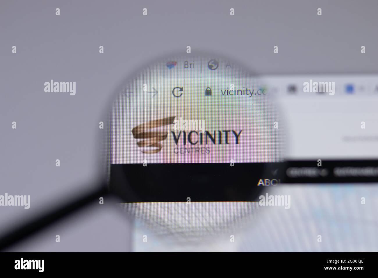 Los Angeles, Kalifornien, USA - 1. Juni 2021: Logo oder Symbol von Vicinity Centers auf der Webseite, illustrative redaktionelle Verwendung Stockfoto