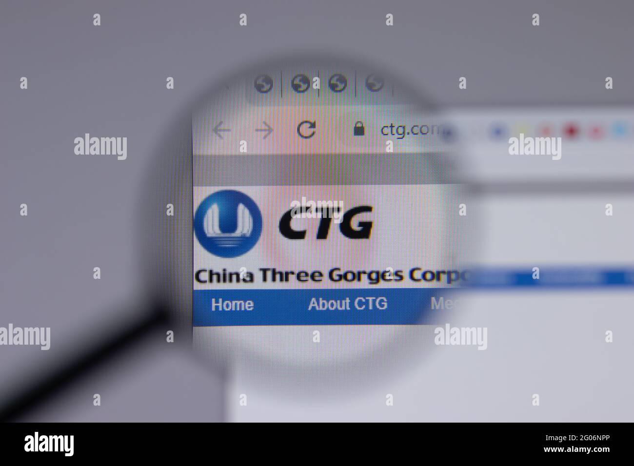 Los Angeles, Kalifornien, USA - 1. Juni 2021: CTG China Three Gorges Corporation Logo oder Symbol auf der Webseite, illustrative redaktionelle Verwendung Stockfoto