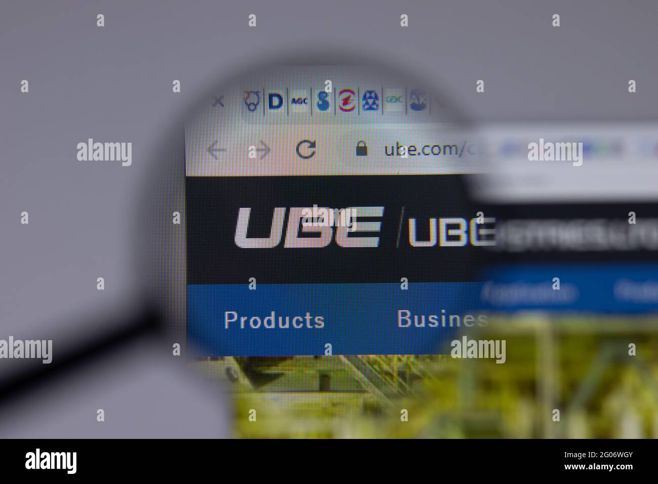 Los Angeles, Kalifornien, USA - 1. Juni 2021: Ube Industries Logo oder Symbol auf Website-Seite, illustrative Editorial Stockfoto