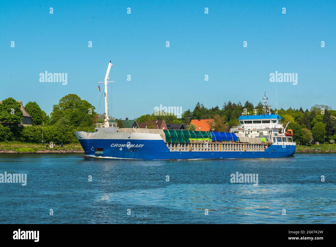 Die Kanalfähre ist ein touristischer Hot Spot um hier den Schiffsverkehr im Nor-Ostsee-Kanal zu beobachten Stockfoto