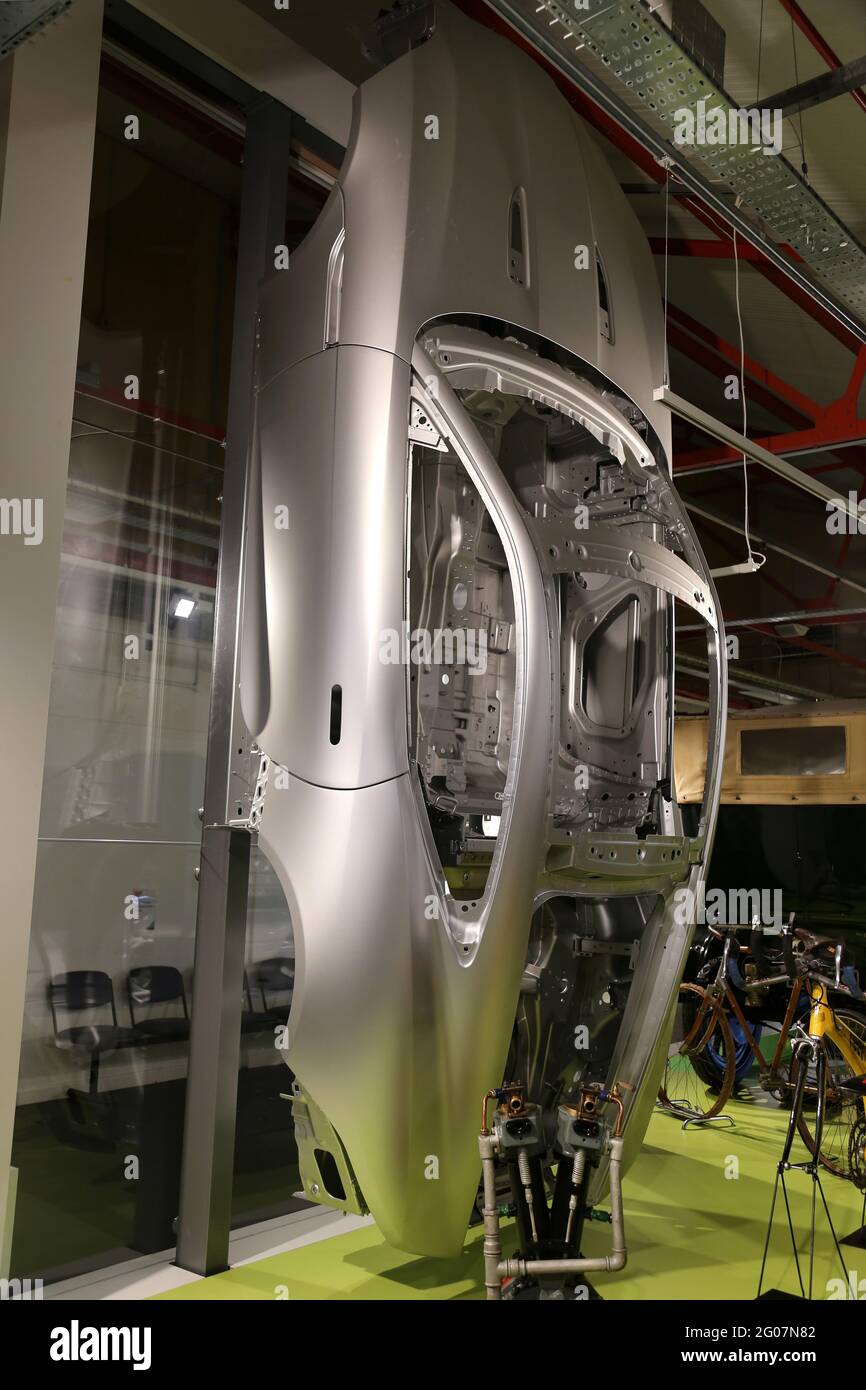 Jaguar F-Type Coupe Body Shell (2015), Coventry Transport Museum, Millennium Place, Coventry, West Midlands, England, Großbritannien, Großbritannien, Europa Stockfoto