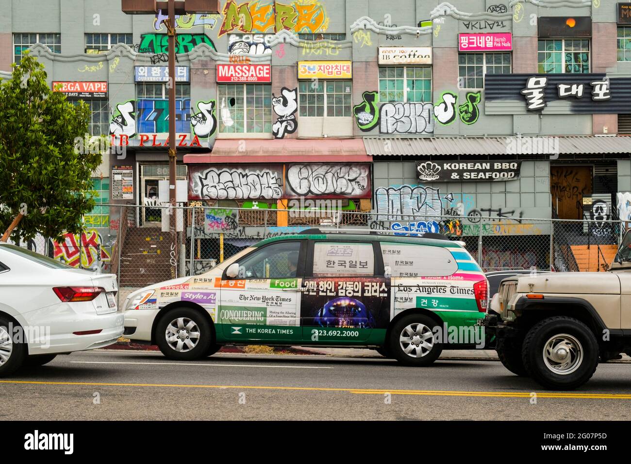 Einkaufszentrum mit Graffiti, Western Avenue, Los Angeles, Kalifornien, USA Stockfoto