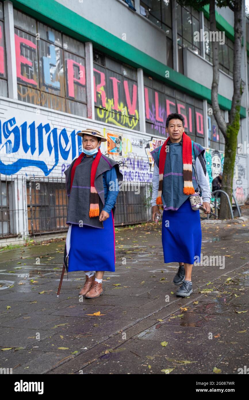 In Botoga, Kolumbien, am 30. Mai 2021 Demonstration der indigenen Gemeinschaft Misak gegen die Gewalt der Regierung und der Polizei Stockfoto